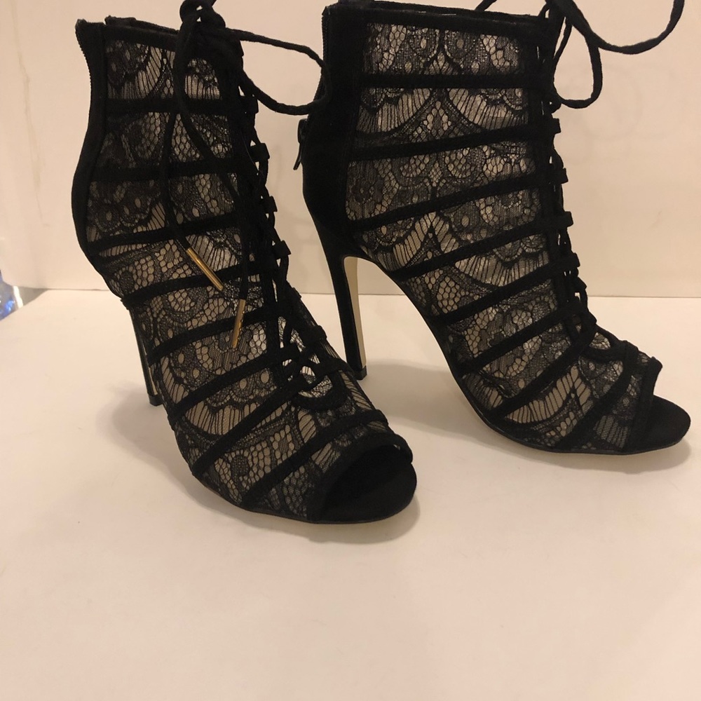 BNIB JustFab Anna Lou black lace booties 7